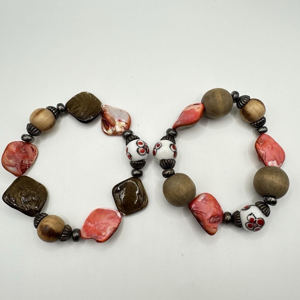 Set Of 2 VTG Stretch Bracelets Painted Ceramic Bead‎ Shell Rock Coral Brown